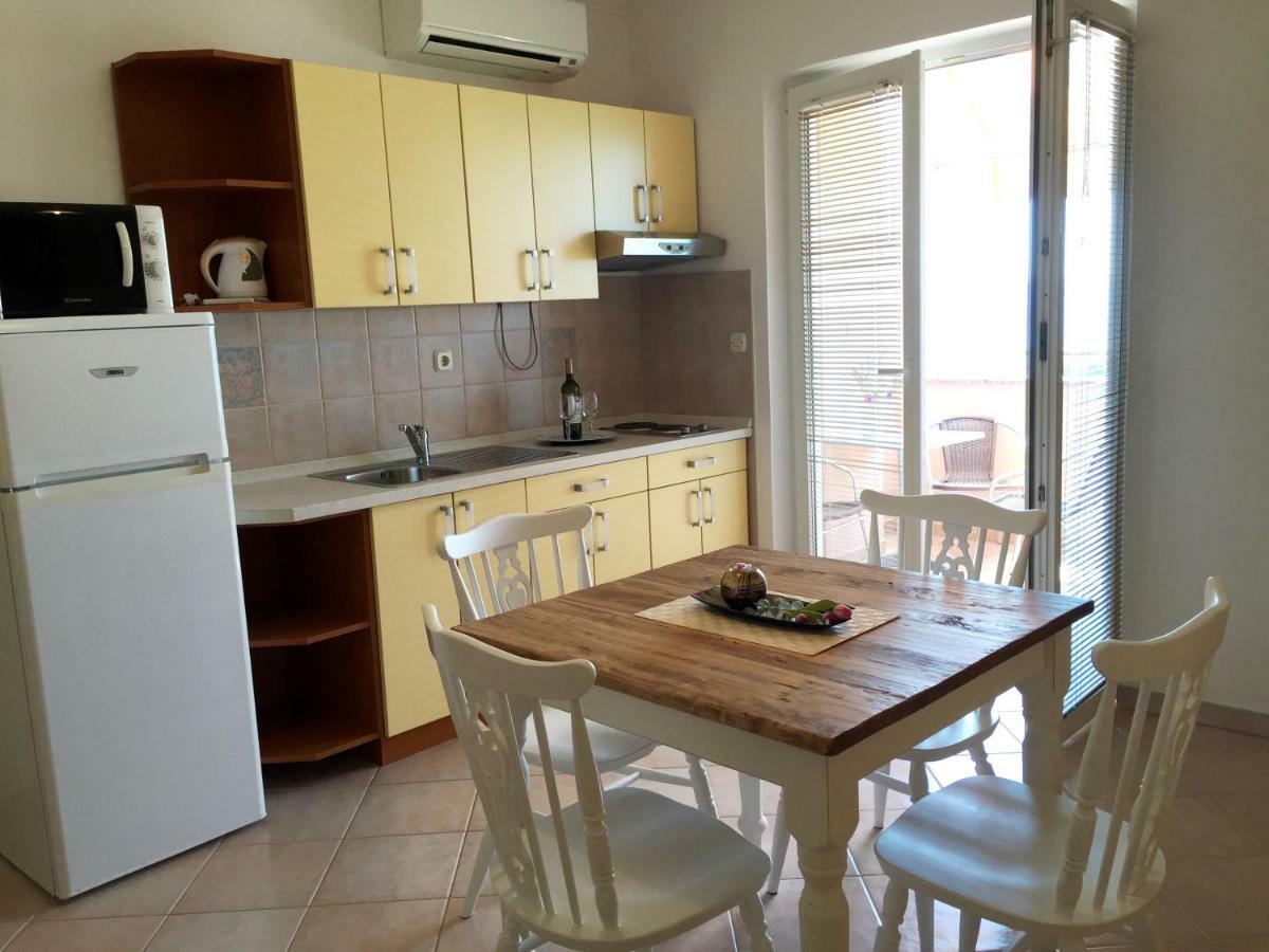Apartmani Lorena Privlaka  Exterior photo